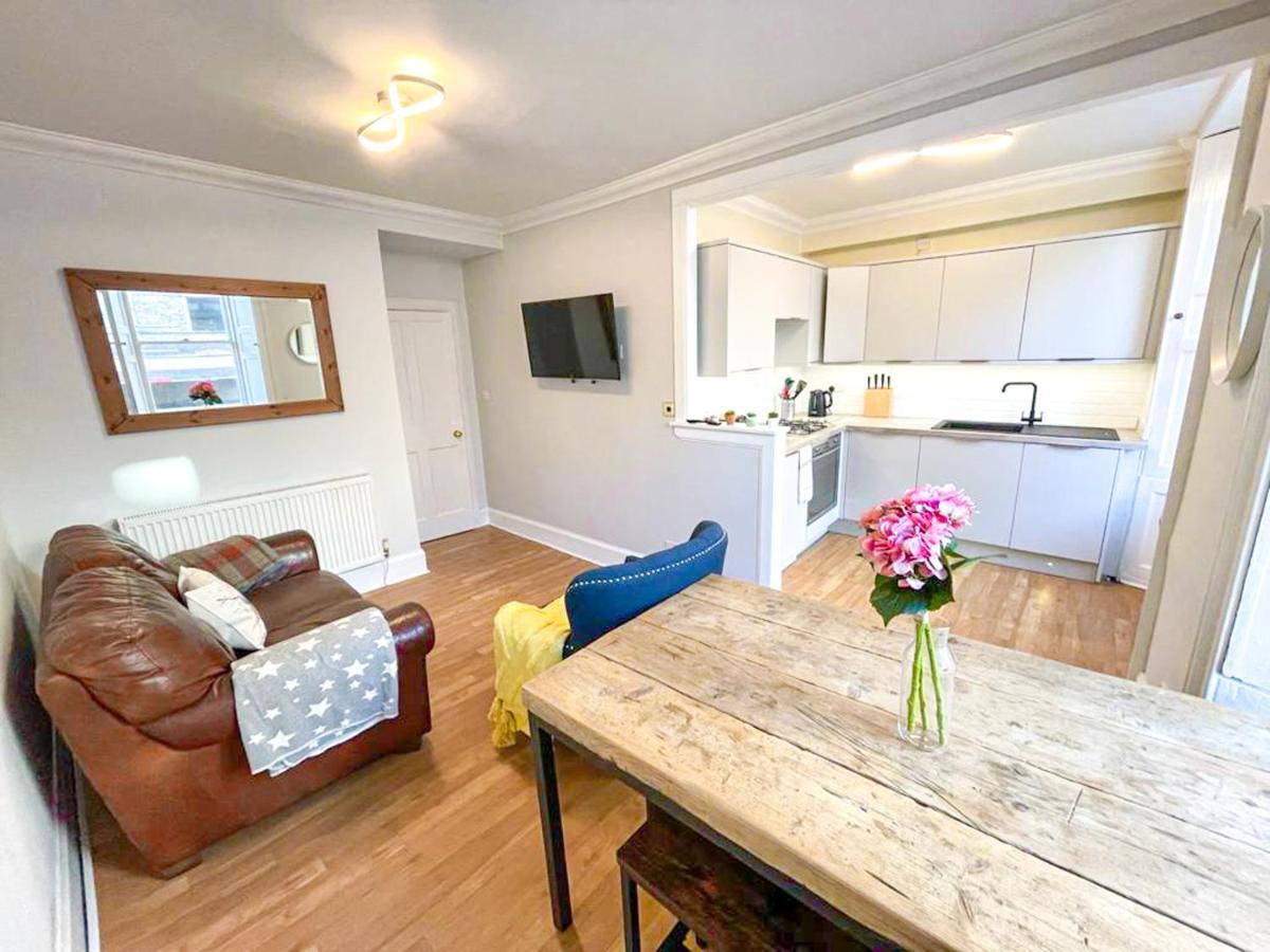Rose Street's Hidden Treasure- 2bed Newly Refurbished Appartamento *