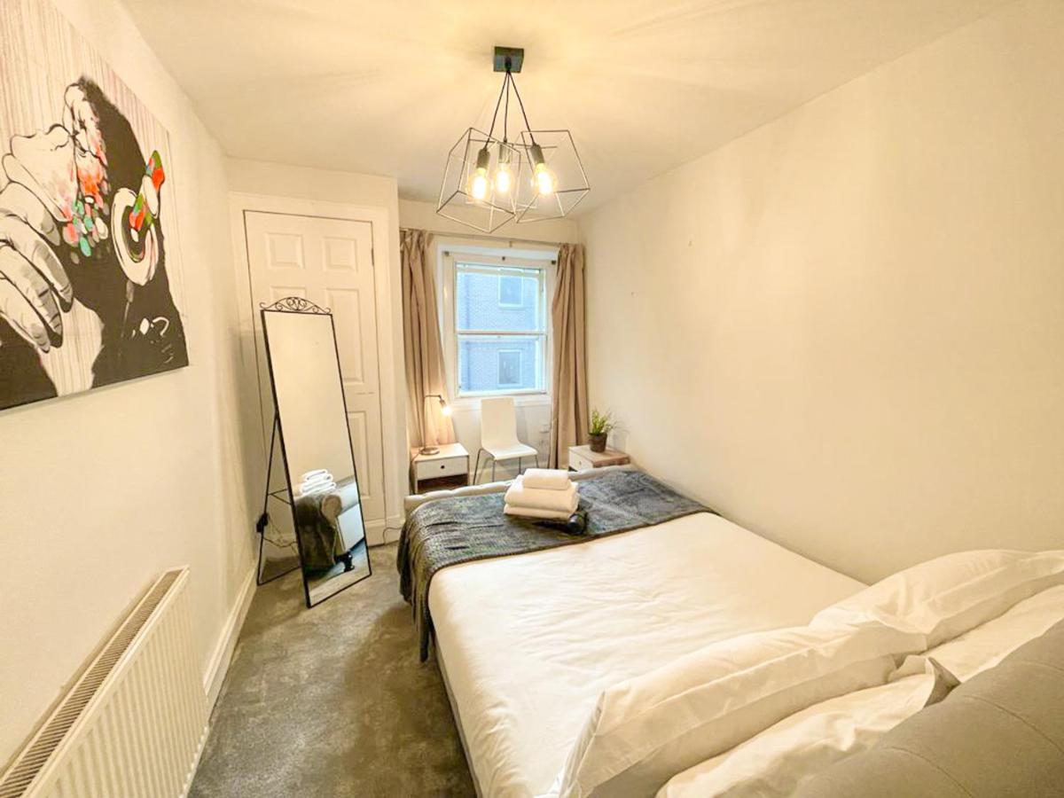 Rose Street's Hidden Treasure- 2bed Newly Refurbished * Edimburgo