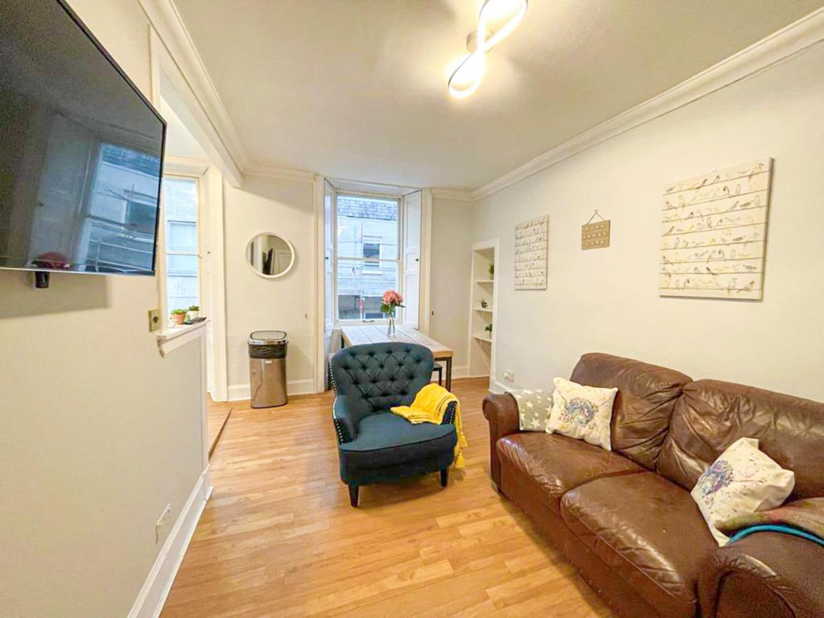Rose Street's Hidden Treasure- 2bed Newly Refurbished Appartamento