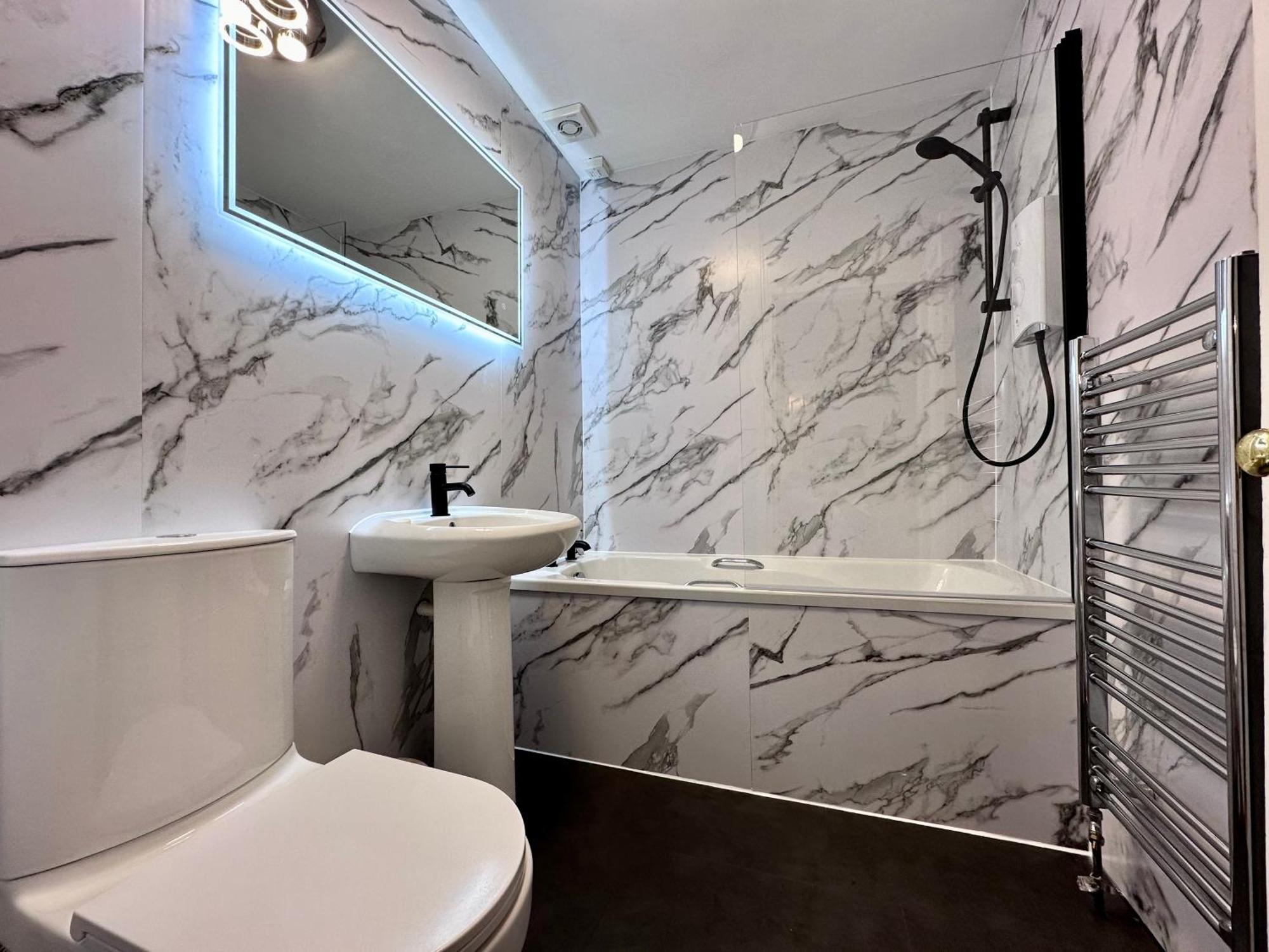 Rose Street's Hidden Treasure- 2bed Newly Refurbished * Edimburgo